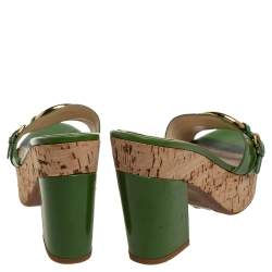 مملوكة مسبقًا Prada Green Patent Leather Buckle Detail Cork Platform Slide Sandals Size 39