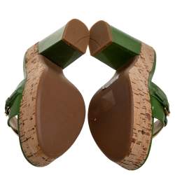 مملوكة مسبقًا Prada Green Patent Leather Buckle Detail Cork Platform Slide Sandals Size 39