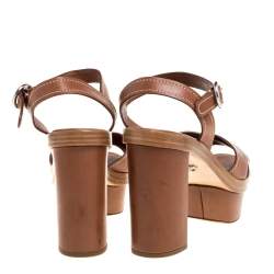 مملوكة مسبقًا صندل برادا سيور متعاكسة و سير كاحل و نعل سميك جلد بني مقاس 39.5