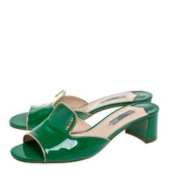 مملوكة مسبقًا Prada Green Patent Leather Slide Mule Sandals Size 39