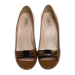 Pre Owned Prada Two Tone Patent Leather Bow Open Toe Pumps Size 37.5