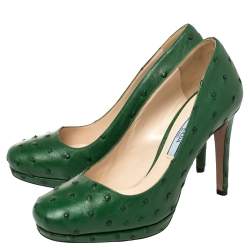 مملوكة مسبقًا Prada Green Ostrich Leather Round Toe Pumps Size 36