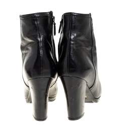 مملوكة مسبقًا حذاء بوت كاحل برادا كعب سميك جلد أسود مقاس 38