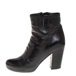 مملوكة مسبقًا حذاء بوت كاحل برادا كعب سميك جلد أسود مقاس 38