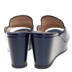 مملوكة مسبقًا Prada Blue Patent Leather Crystal Embellished Wedges Size 40