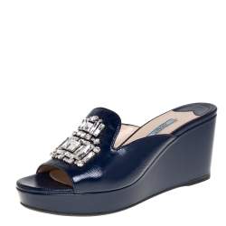مملوكة مسبقًا Prada Blue Patent Leather Crystal Embellished Wedges Size 40