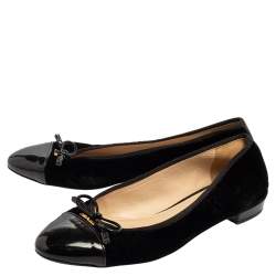 Pre Owned حذاء باليرينا فلات مقدمة جلد لامع أسود و قطيفة أسود مقاس 38.5