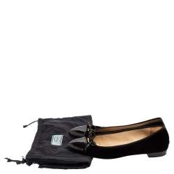 Pre Owned حذاء باليرينا فلات مقدمة جلد لامع أسود و قطيفة أسود مقاس 38.5