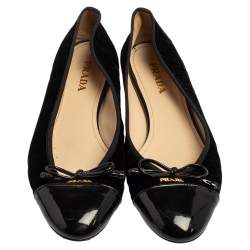 Pre Owned حذاء باليرينا فلات مقدمة جلد لامع أسود و قطيفة أسود مقاس 38.5
