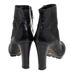 مملوكة مسبقًا Prada Black Textured Leather Cap Toe Ankle Boots Size 39