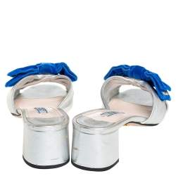 Pre Owned Prada Silver Leather And Blue Velvet Bow Slide Sandals Size 38.5