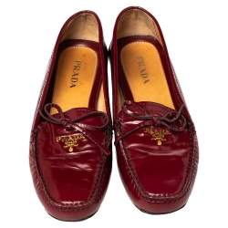 Pre Owned Prada Red Leather Bow Logo Embellished Slip On Loafers Size 39.5