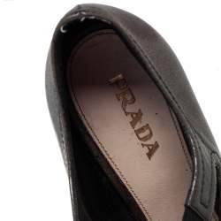 مملوكة مسبقًا Prada Pickle Green Shine Leather Triple Strap Booties Size 39 