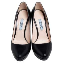 مملوكة مسبقًا حذاء كعب عالي برادا جلد أسود بنعل سميك مقاس 36.5