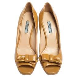 Pre Owned Prada Beige Patent Leather Bow Peep Toe Wedge Pumps Size 40