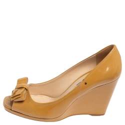 Pre Owned Prada Beige Patent Leather Bow Peep Toe Wedge Pumps Size 40