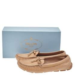 Pre Owned Prada Beige Patent Saffiano Leather Bow Slip On Loafers Size 39