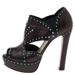 مملوكة مسبقًا Prada Dark Brown/Black Leather Studded Platform Open Toe Boots Size 39
