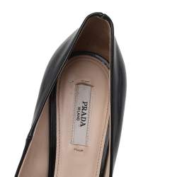 Pre Owned Prada Black Patent Leather Round Toe Pumps Size 35.5