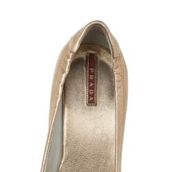 Pre Owned Prada Gold Leather Pumps Size 39.5