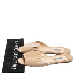 Pre Owned Prada Beige Patent Saffiano Leather Logo Embellished Flat Slide Sandals Size 39.5 