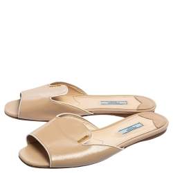 Pre Owned Prada Beige Patent Saffiano Leather Logo Embellished Flat Slide Sandals Size 39.5 
