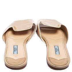 Pre Owned Prada Beige Patent Saffiano Leather Logo Embellished Flat Slide Sandals Size 39.5 