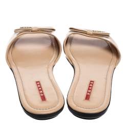 Pre Owned Prada Beige Patent Leather Bow Flat Slide Sandals Size 40