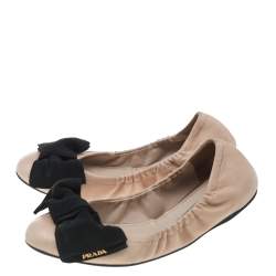 Pre Owned Prada Beige/Black Leather And Fabric Bow Scrunch Ballet Flats Size 37.5