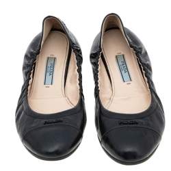 Pre Owned Prada Black Leather Scrunch Ballet Flats Size 36