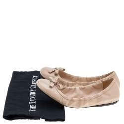 Pre Owned Prada Beige Patent Leather Bow Scrunch Ballet Flats Size 38