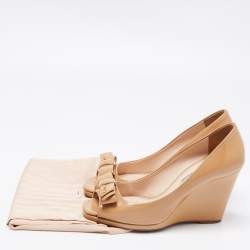 Pre Owned Prada Beige Patent Leather Bow Peep Toe Wedge Pumps Size 38.5