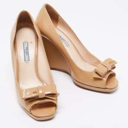 Pre Owned Prada Beige Patent Leather Bow Peep Toe Wedge Pumps Size 38.5