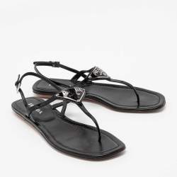 Pre Owned Prada Black Patent Leather Logo Thong Flats Size 39