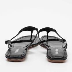 Pre Owned Prada Black Patent Leather Logo Thong Flats Size 39