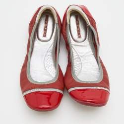 Pre Owned Prada Red Patent Leather and Leather Scrunch Ballet Flats Size 38.5