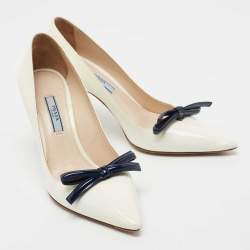 Pre Owned Prada Off-White/Navy Blue Patent Leather Bow Pointed Toe Pumps Size 37