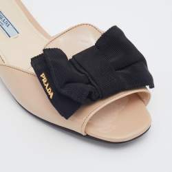 Pre Owned Prada Beige/Black Patent Leather And Fabric Bow Flat Slide Sandals Size 38.5