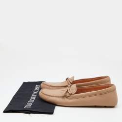 Pre Owned Prada Beige Leather Bow Slip on Loafers Size 39