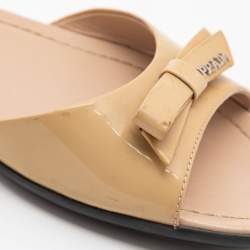 Pre Owned Prada Beige Patent Bow  Flat Sandals Size 39