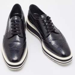 مملوكة مسبقًا Prada Black Brogue Leather Platform Derby Sneakers Size 40