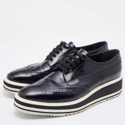 مملوكة مسبقًا Prada Black Brogue Leather Platform Derby Sneakers Size 40