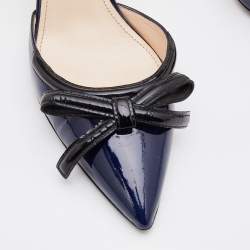 مملوكة مسبقًا Prada Navy Blue/Black Patent Leather Bow Pointed Toe D'orsay Pumps Size 38.5