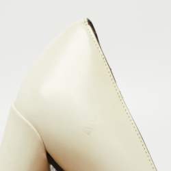 Pre Owned Prada Cream Leather Round Toe Pumps Size 36.5