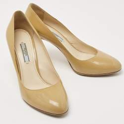 Pre Owned Prada Beige Patent Leather Round Toe Pumps Size 38.5