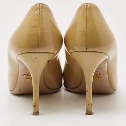 Pre Owned Prada Beige Patent Leather Round Toe Pumps Size 38.5