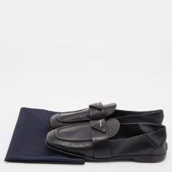 مملوكة مسبقًا Prada Black Leather Logo Loafers Size 40