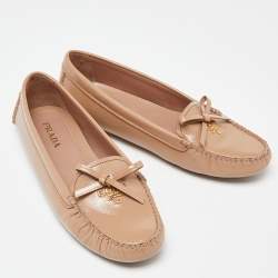 Pre Owned Prada Beige  Patent Leather Slip On Loafers Size 39.5