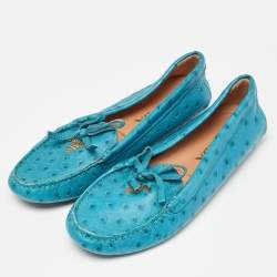 مملوكة مسبقًا Prada Blue Embossed Ostrich Bow Slip On Loafers Size 36