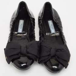 مملوكة مسبقًا Prada Black Patent Leather Scrunch Ballet Flats Size 37